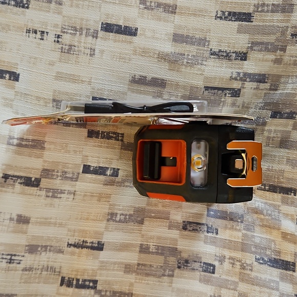 Milwaukee 25ft Magnetic Tape Measure With 100 Lumens Light - Picture 2 of 3